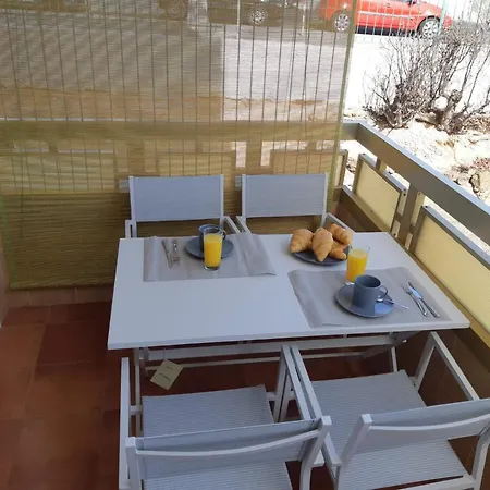 5 Min Walk From Yumbo! 128 מספאלומס