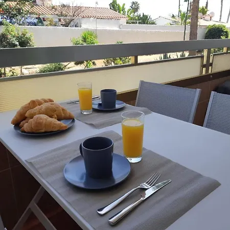 5 Min Walk From Yumbo! 128 דירה