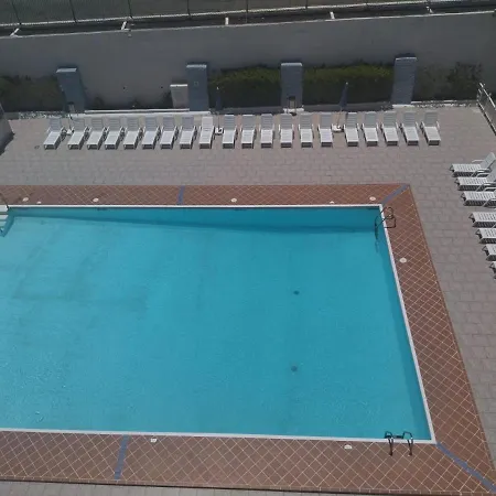 5 Min Walk From Yumbo! 128 * מספאלומס